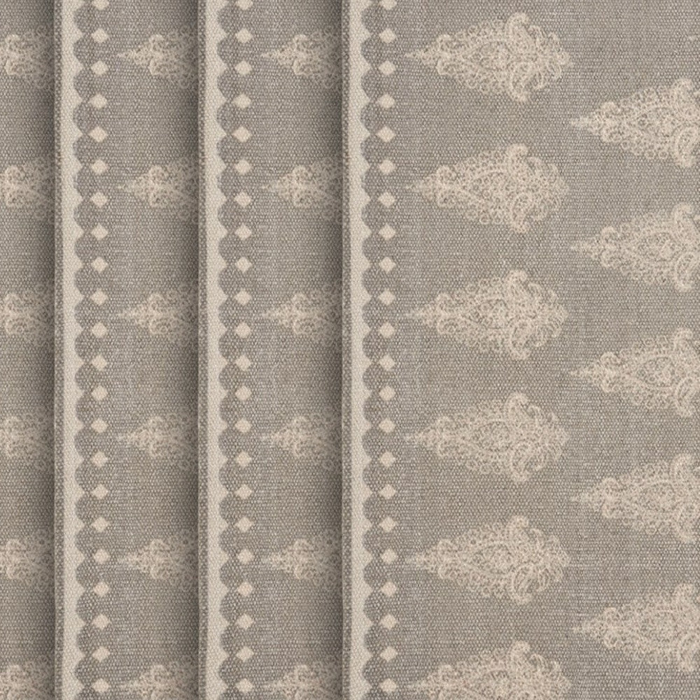 19" Set of Four Gray And Cream Geometric Medallion Cotton Placemats-8